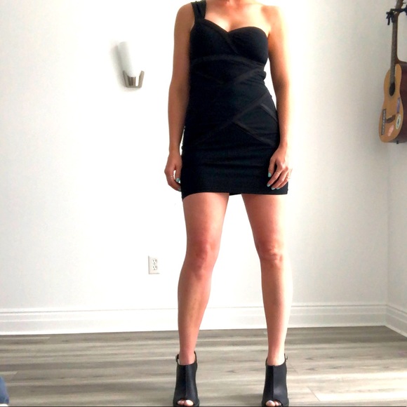 🖤Silence + Noise One Shoulder Dress - Picture 3 of 10